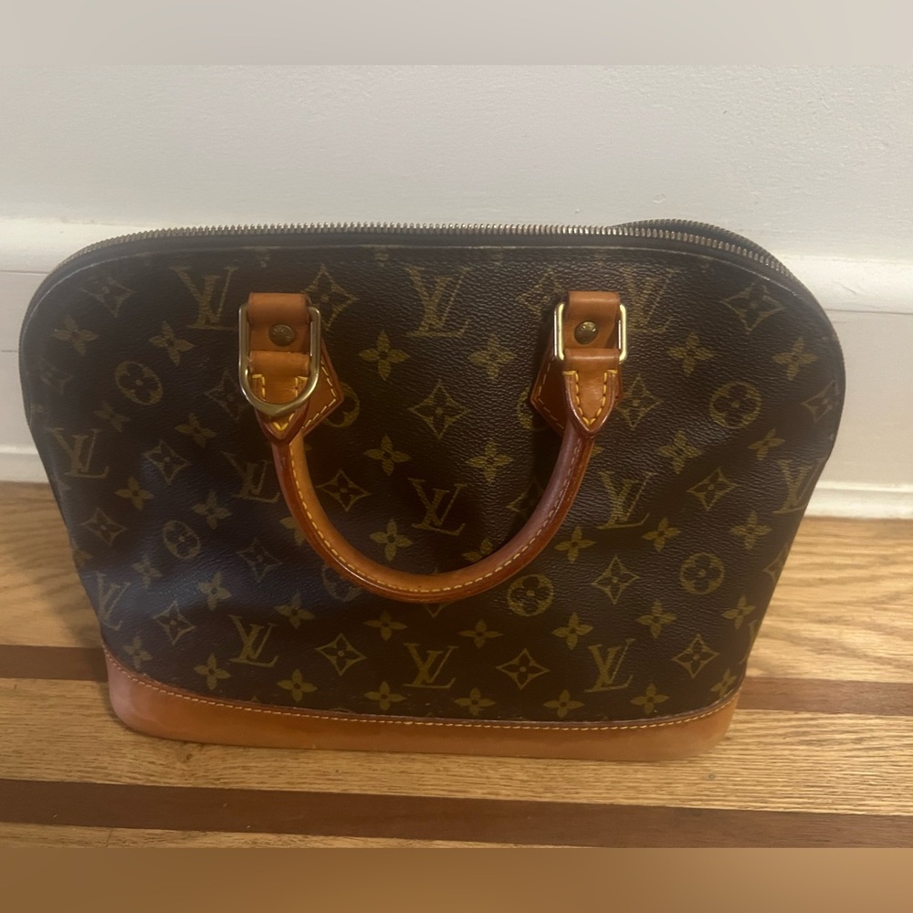 Authentic Louis Vuitton Alma PM Monogram